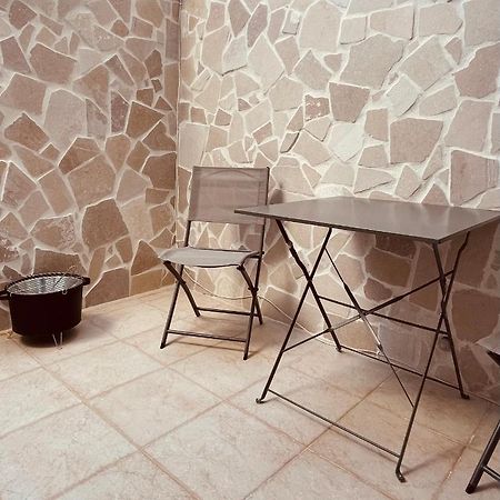 Lovely 2 Bedroom Rental Unit,Patio And Close Beach San Pietro in Bevagna Exterior foto